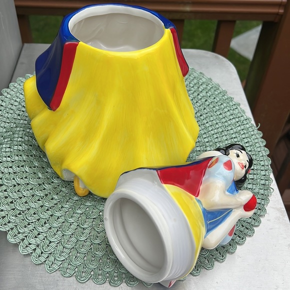 New Disney Snow White Cookie Jar 13”. Absolutely gorgeous! - Picture 9 of 12
